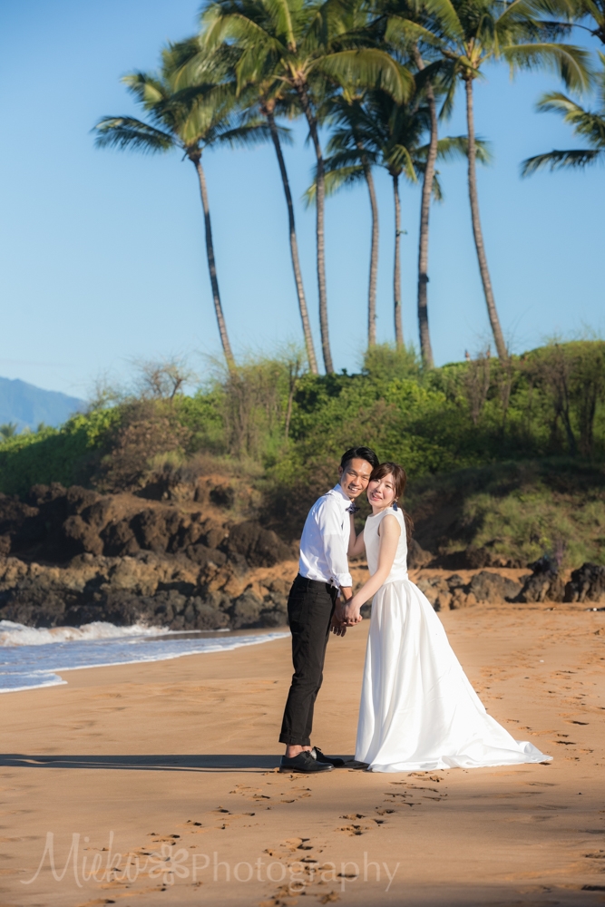 Wedding Photography at Po'olenalena Beach, Wailea, Maui.  Photographed by Mieko Horikoshi.  日本人フォトグラファー、マウイフォトグラファー、写真家